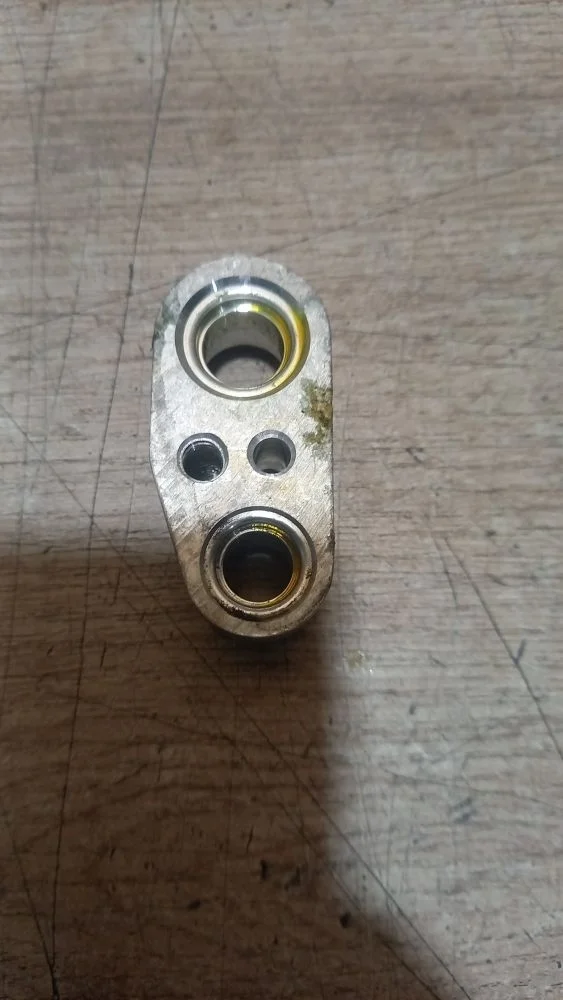 Клапан кондиционера Ford Kuga I (2008—2012) 2009 Moondust Silver (met)