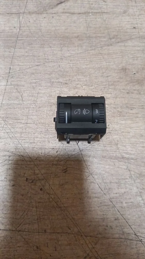 Кнопка корректора фар Skoda Octavia II рестайлинг (2008—2013) 2011 8D8D
