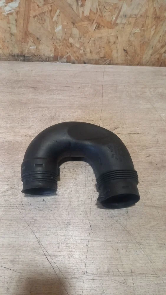 Патрубок воздушного фильтра Skoda Octavia II рестайлинг (2008—2013) 2009 8E (Серебро)