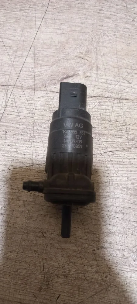 Насос омывателя фар Skoda Octavia II рестайлинг (2008—2013) 2009 8E (Серебро)