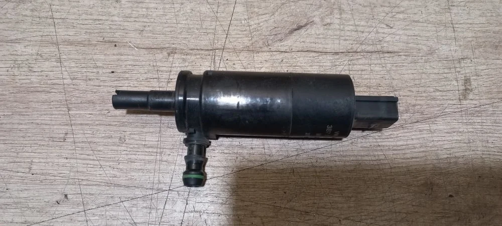 Насос омывателя фар Skoda Octavia II рестайлинг (2008—2013) 2009 8E (Серебро)