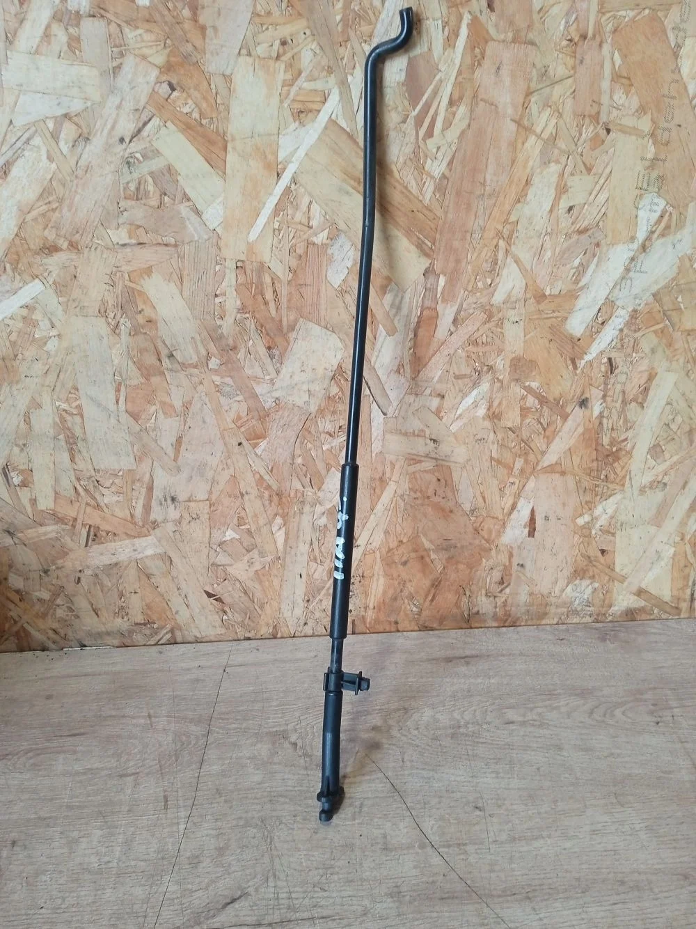 Держатель капота Nissan Pathfinder III (2004—2010) 2005 K27 - STRUCTURAL GREY