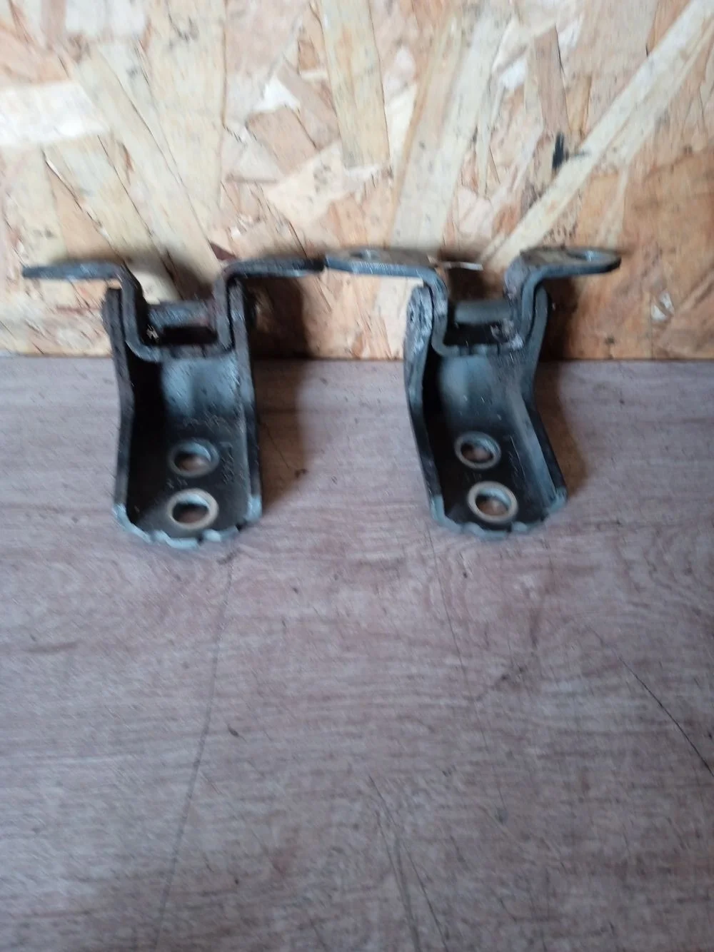 Петля двери передней правой Nissan Navara D40 рестайлинг (2010—2015) 2015 GN0 - BLACK METALLIC