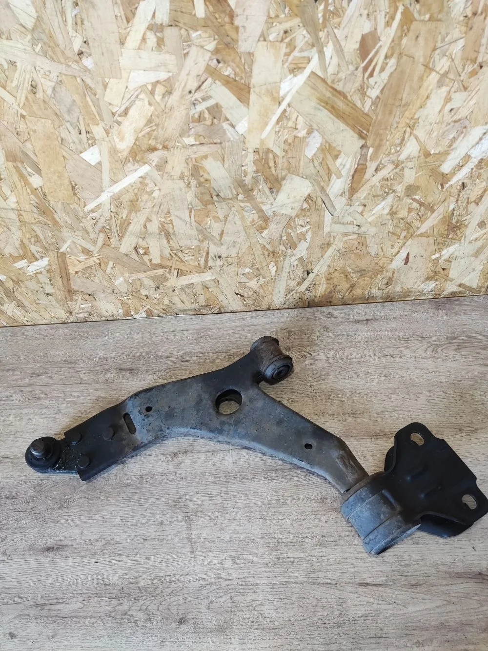 Рычаг передний левый Ford Kuga II (2012—2016) 2013 Серебристый металлик