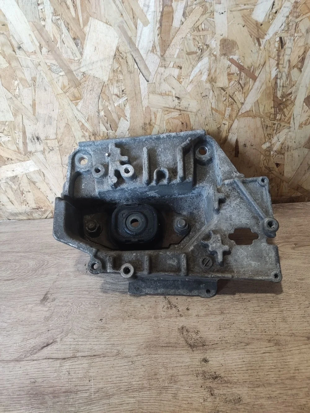 Кронштейн опоры КПП Nissan Juke I (2010—2014) 2012 KAD