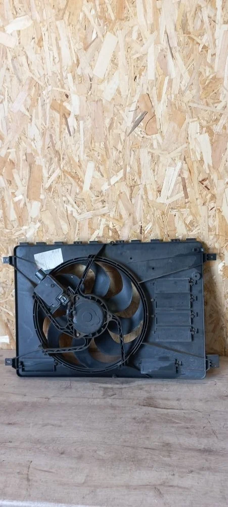 Вентилятор охлаждения Ford Kuga I (2008—2012) 2009 Moondust Silver (met)