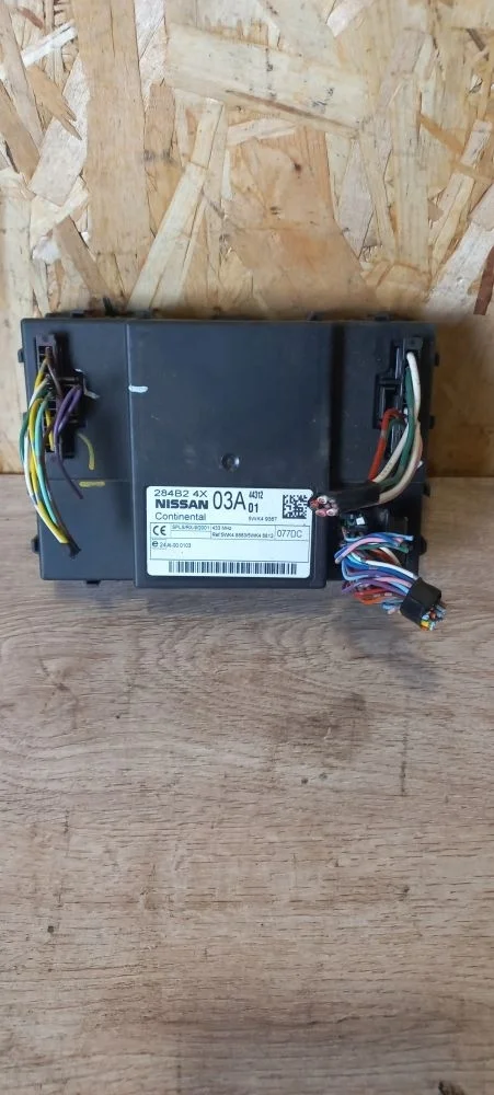 Блок комфорта Nissan Navara D40 рестайлинг (2010—2015) 2015 GN0 - BLACK METALLIC