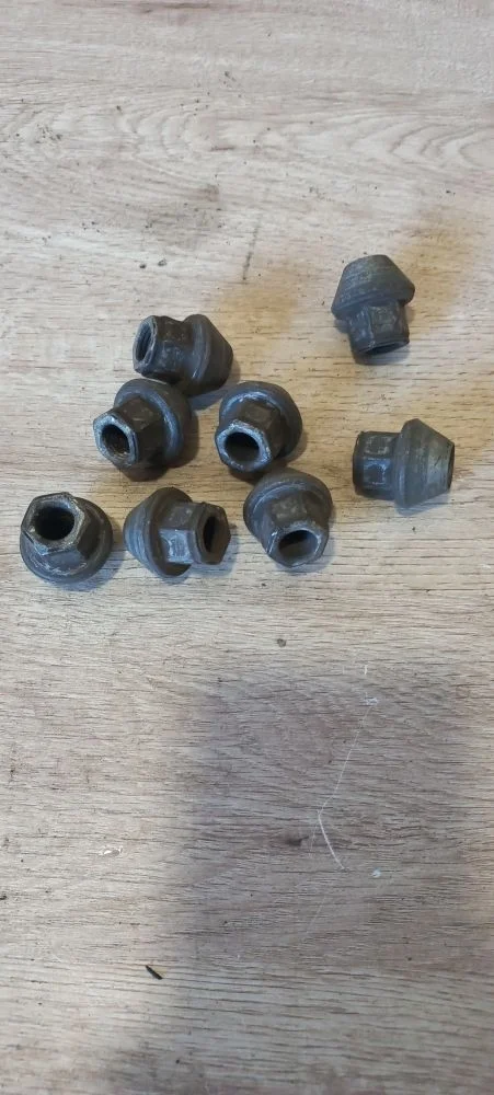 Гайка колеса Ford Kuga I (2008—2012) 2009 Moondust Silver (met)