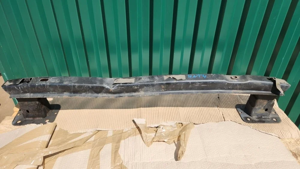 Усилитель заднего бампера Ford Kuga I (2008—2012) 2009 Moondust Silver (met)