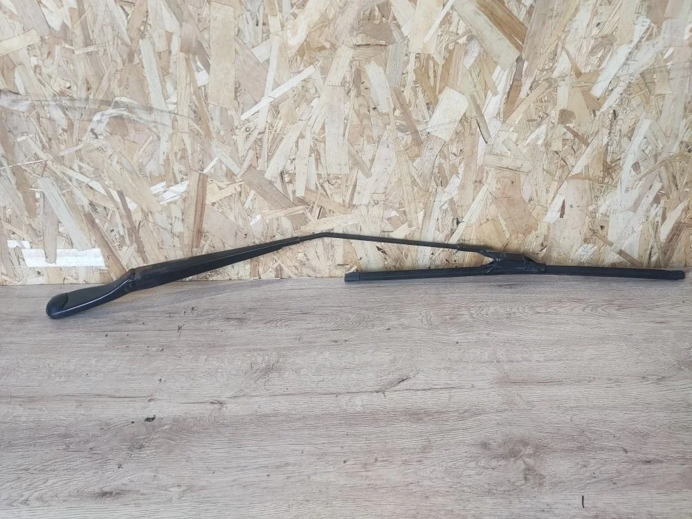 Поводок стеклоочистителя передний правый Volvo V50 I рестайлинг (2007—2012) 2010 Темно-серый