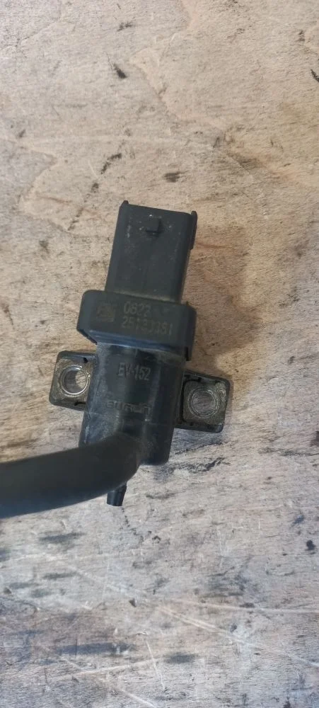 Клапан рециркуляции выхлопных газов Chevrolet Captiva I рестайлинг (2011—2013) 2012 Серебристый металлик