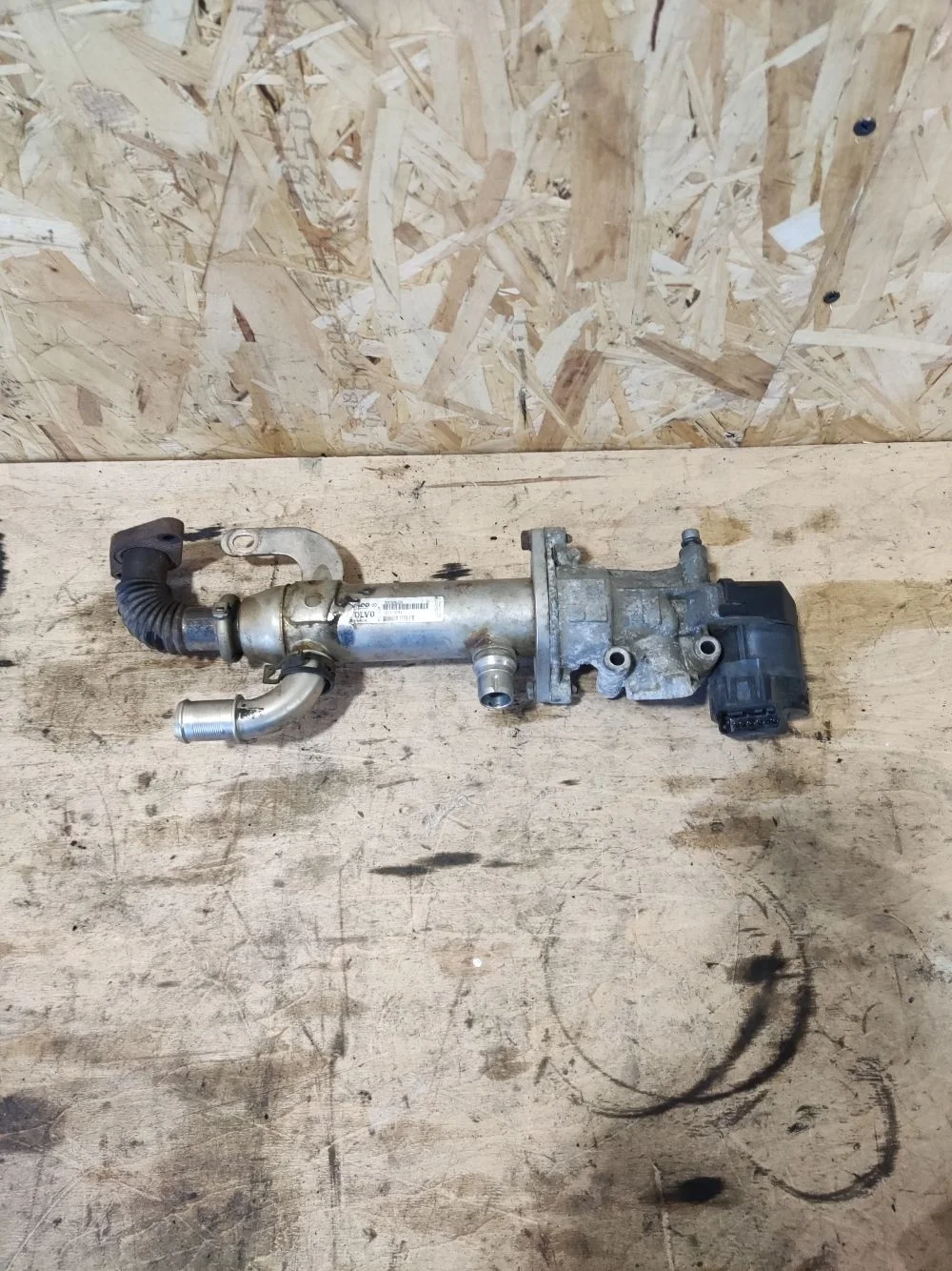 Клапан рециркуляции выхлопных газов EGR Volvo V50 I рестайлинг (2007—2012) 2010 Темно-серый