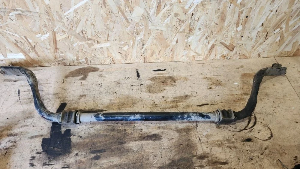 Стабилизатор передний Nissan Navara D40 рестайлинг (2010—2015) 2015 GN0 - BLACK METALLIC