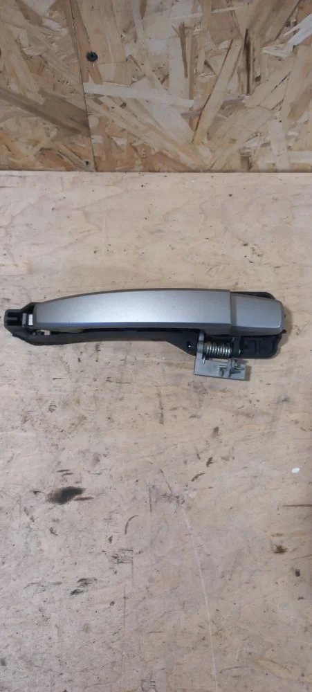 Ручка двери наружная левая Chevrolet Captiva I рестайлинг (2011—2013) 2012 Серебристый металлик