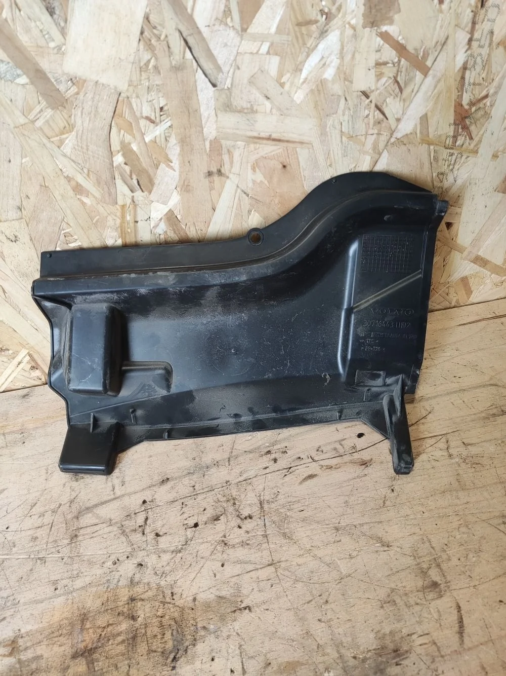 Накладка на жабо Volvo V50 I рестайлинг (2007—2012) 2010 Темно-серый