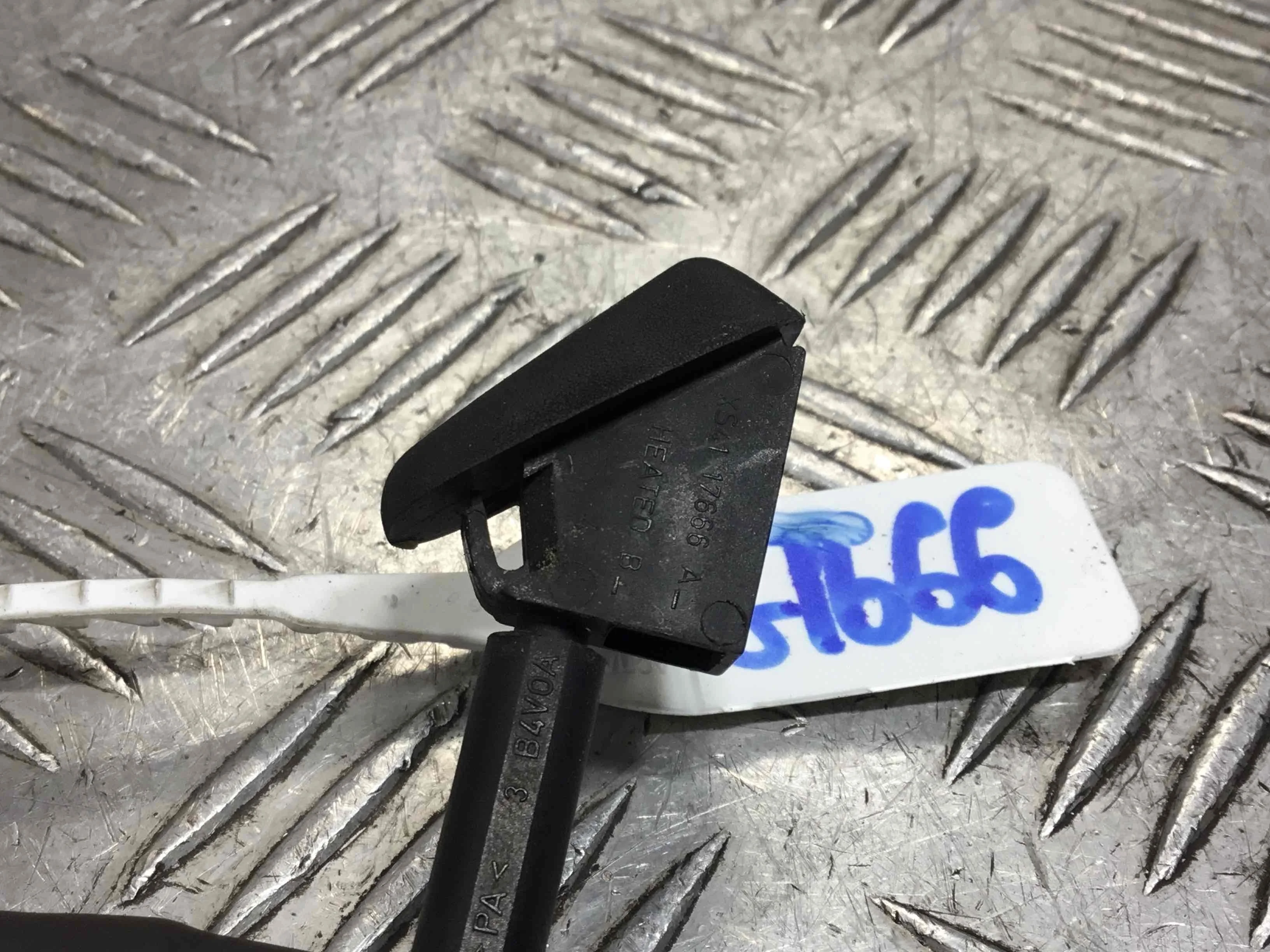 Форсунка омывателя Ford Focus 1 поколение [рестайлинг] (2001-2005) дизель 1.8 TDCi Механика Универсал