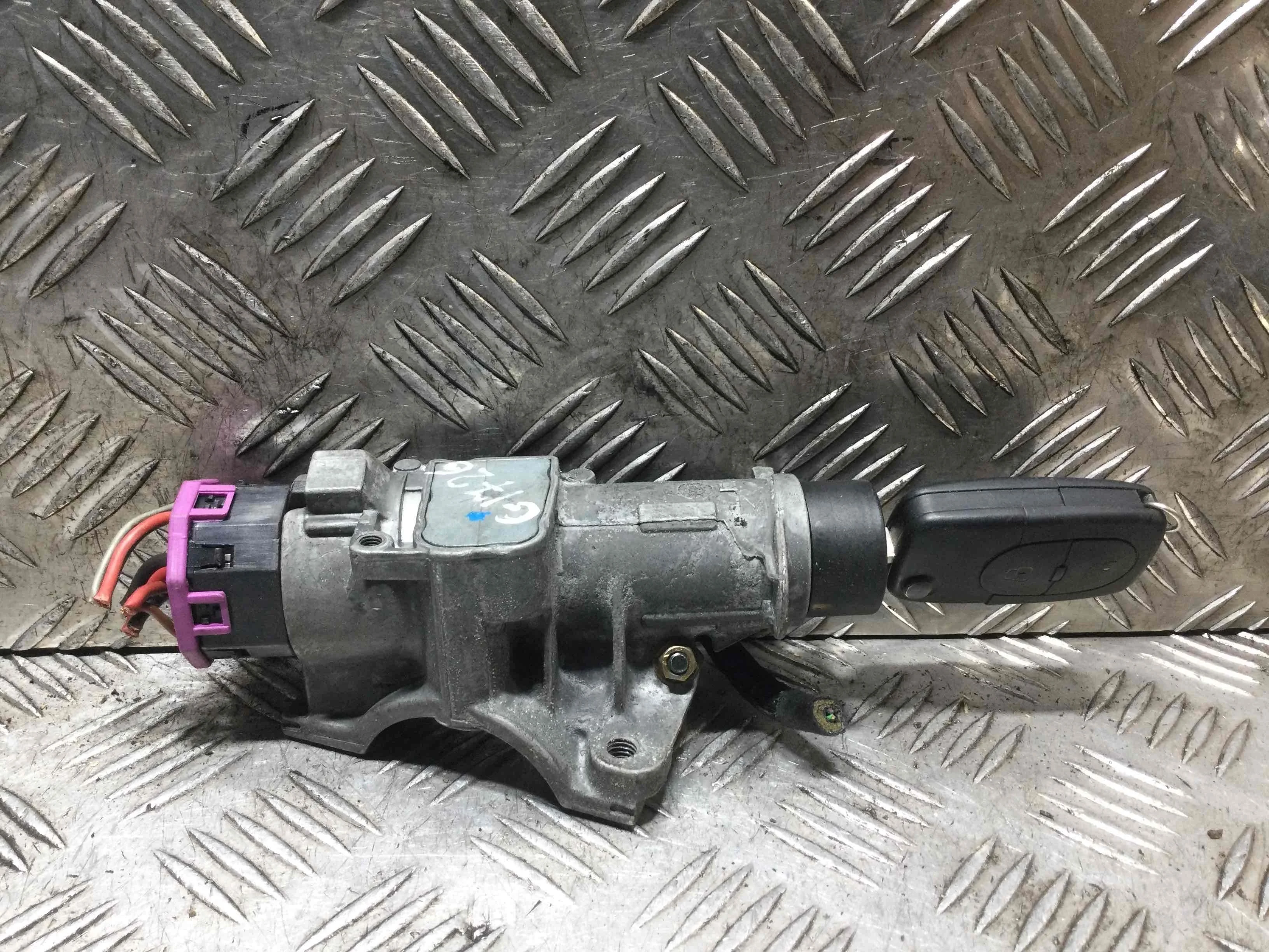 Замок зажигания Volkswagen Golf 4 поколение (1997-2004) бензин 1.6 i Механика Х/б