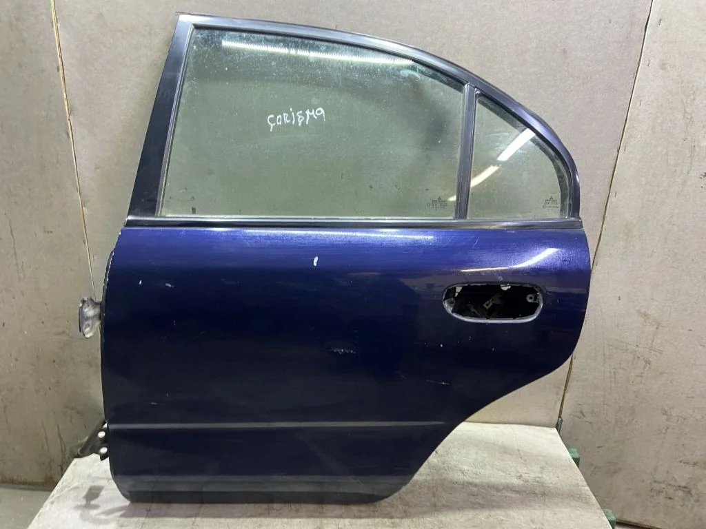 Дверь задняя левая Mitsubishi Carisma Каризма