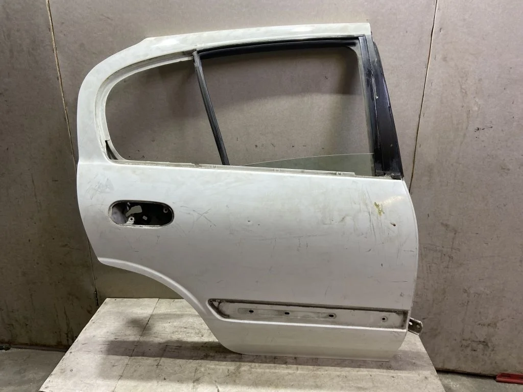Дверь задняя правая Nissan Almera N16 Альмера Н16