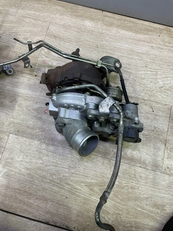 Турбокомпрессор (турбина) Toyota Land Cruiser 2018 1720151021 URJ202 4.5 1VD-FTV, правый