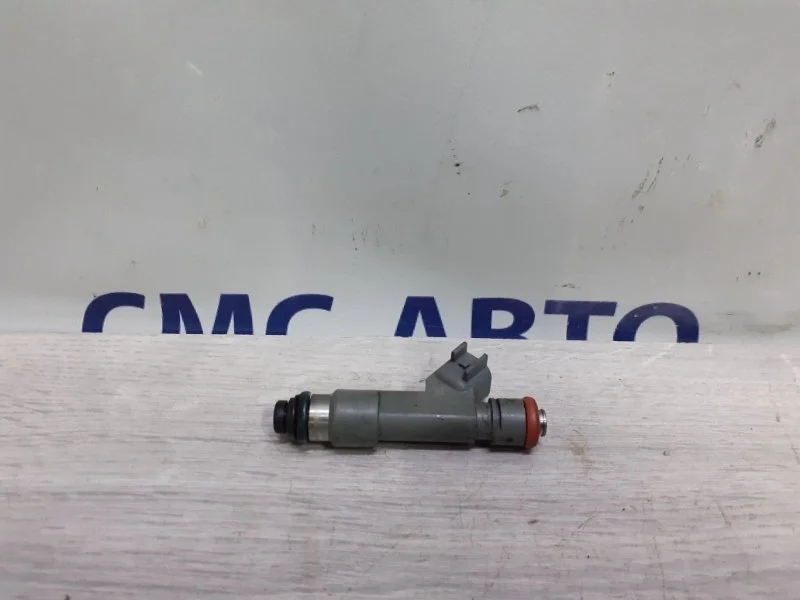 Форсунка топливная Volvo Xc90 8653608 ХС90 4.4