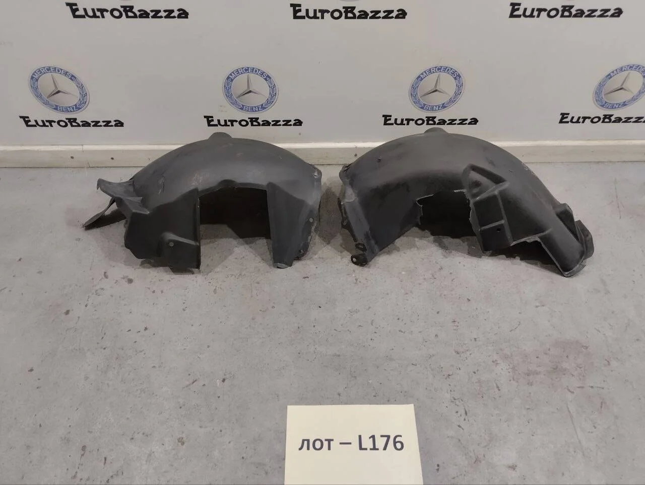 Подкрылок задний Mercedes W202