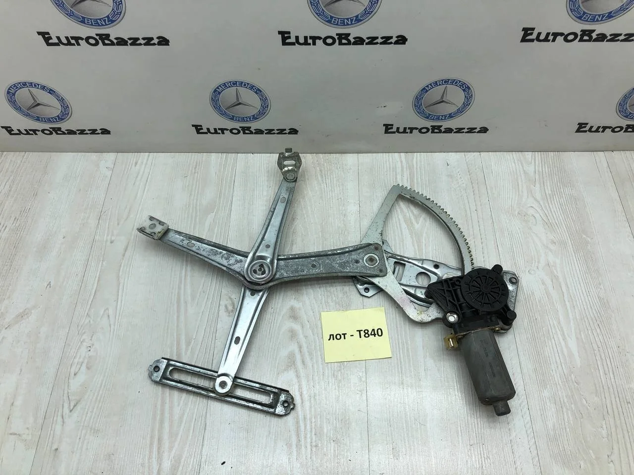 Стеклоподьемник передний правый Mercedes W202