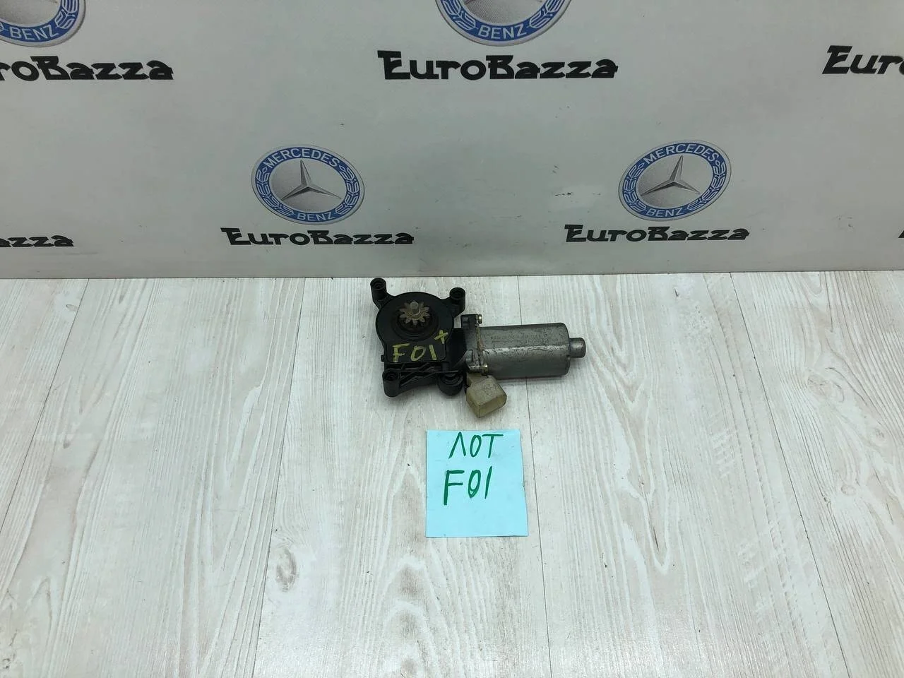 Моторчик стеклоподъемника передний Mercedes W210