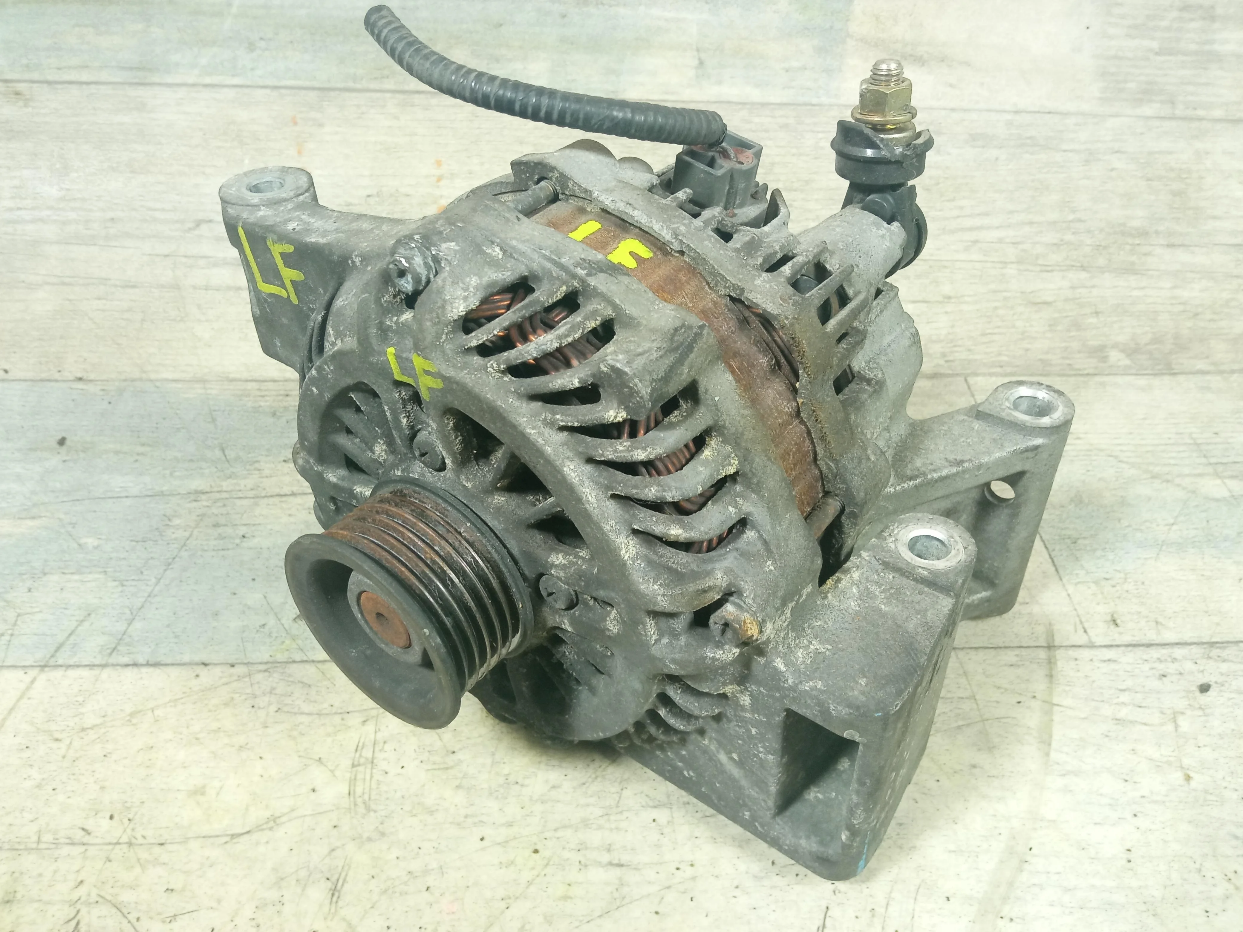 Генератор Mazda 12V 90A LF 2.0 Mazda3 Mazda5