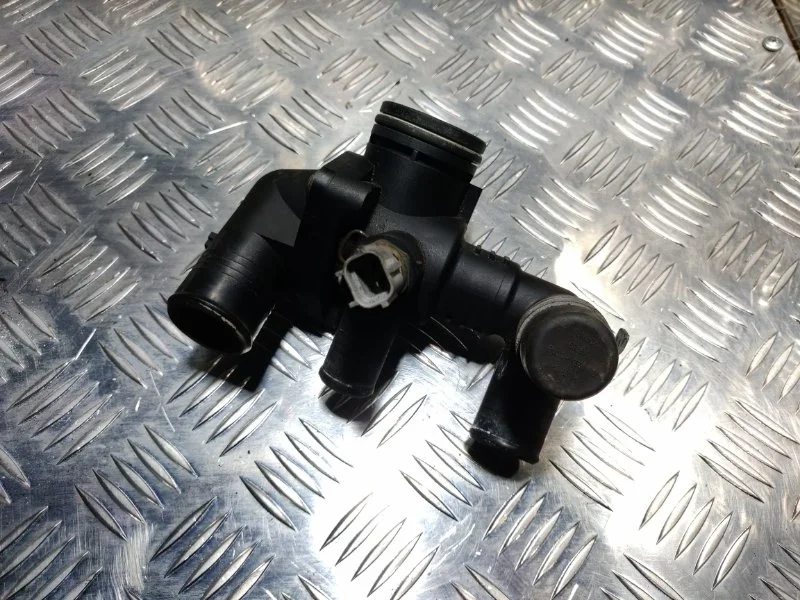 Корпус термостата Peugeot Boxer