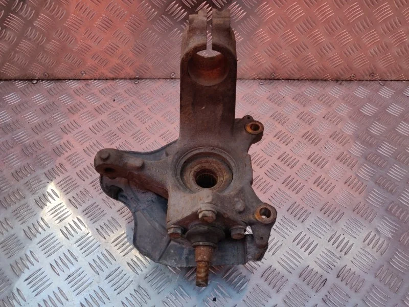 Кулак поворотный левый Peugeot Boxer 250