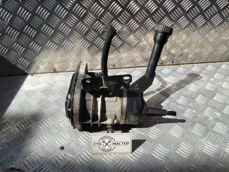 Насос ГУР Peugeot Partner 4008L7 1.6