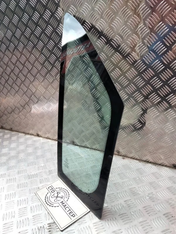 Стекло форточки двери передней правой Peugeot Boxer 926551