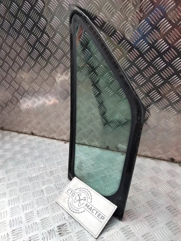 Стекло форточки двери передней правой Citroen Jumper 926551