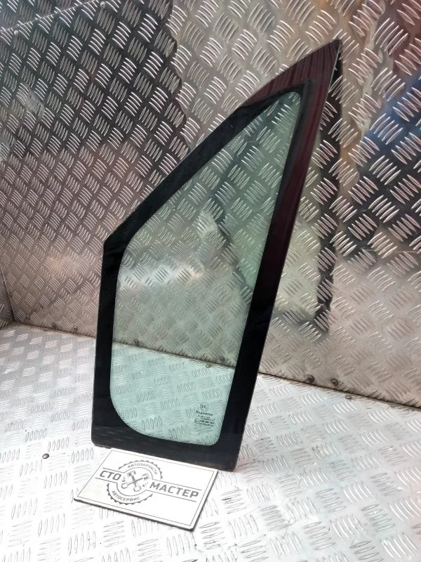 Стекло форточки двери передней правой Fiat Ducato 1363017080