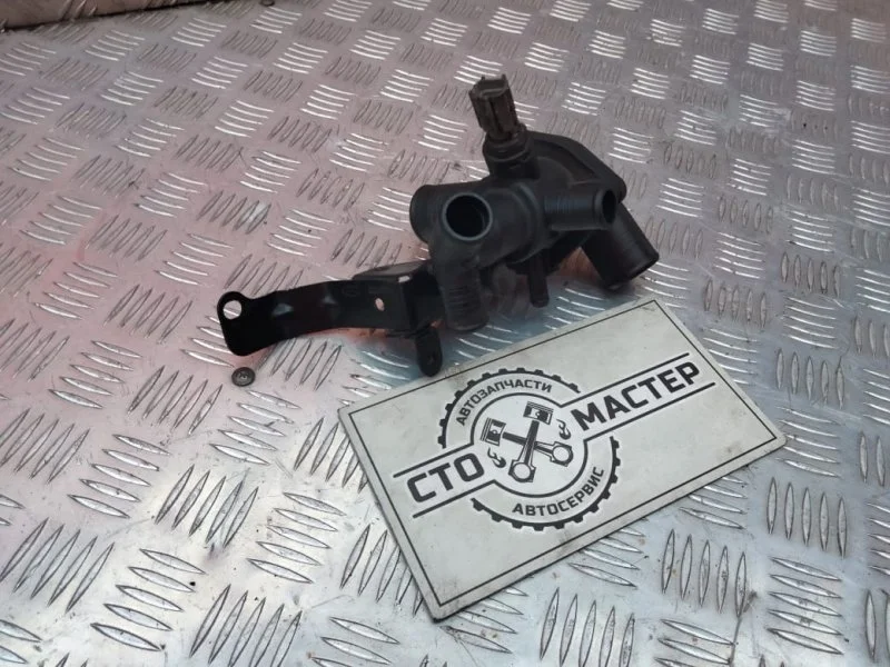 Корпус термостата Ford Transit 1731782 2.2