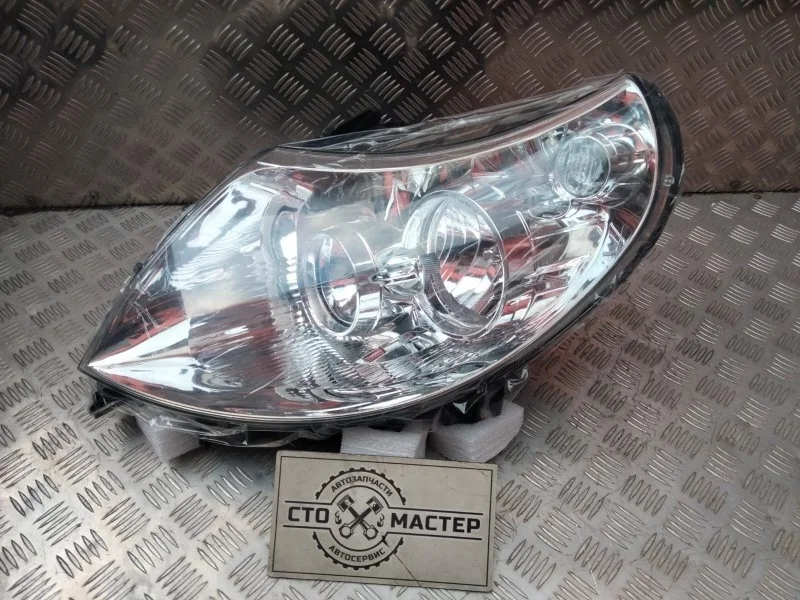 Фара левая (фиолетовая фишка) Peugeot Boxer LF8007 250