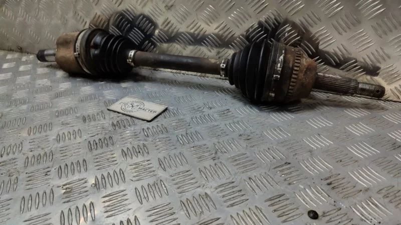 Привод передний левый Ford Transit 1512912