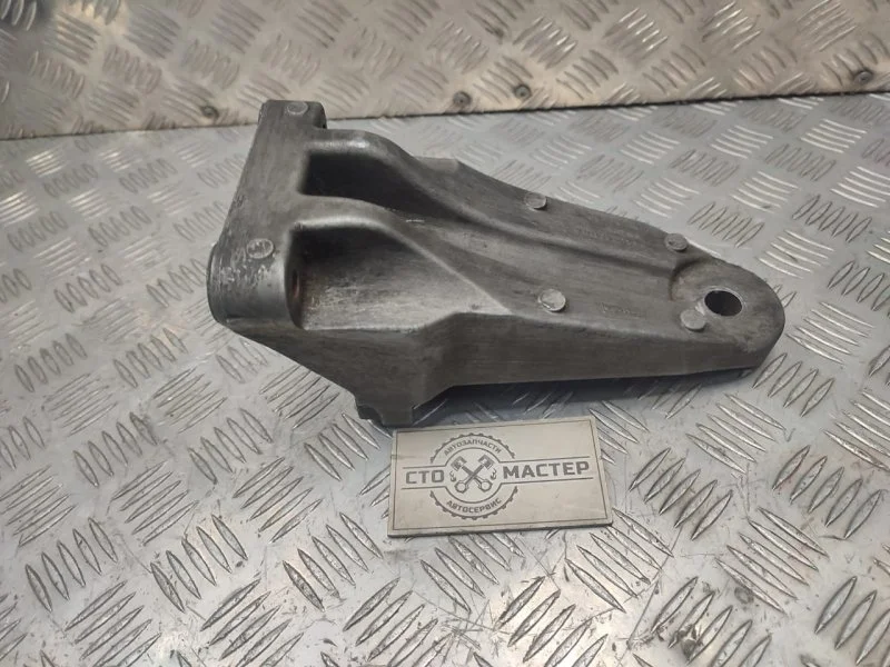 Кронштейн двигателя левый Ford Transit 1818057 2.2
