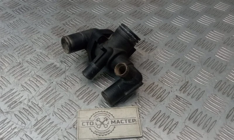 Корпус термостата Ford Transit 1372334 2.2 TDCI