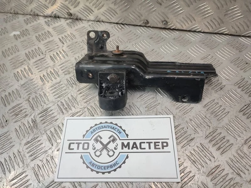 Кронштейн радиатора левый Citroen Jumper 1675069780 2.2 HDI