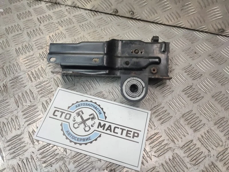 Кронштейн радиатора левый Peugeot Boxer 1612247080 2.2 HDI