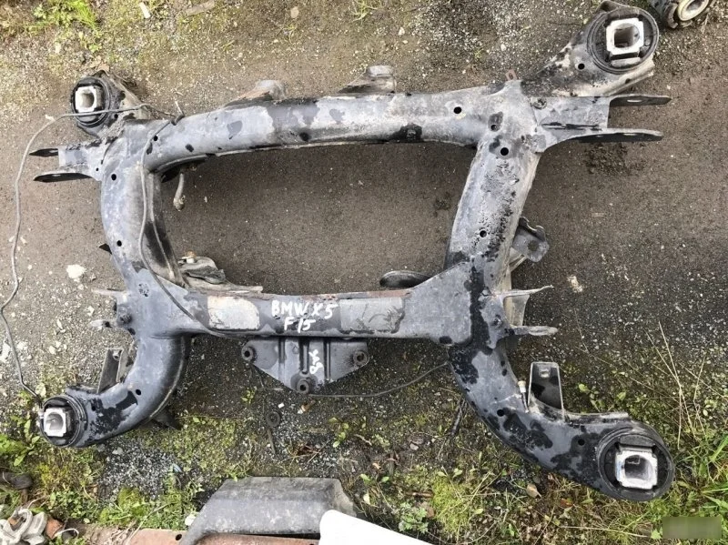Подрамник BMW X5 33316863815 F15, задний