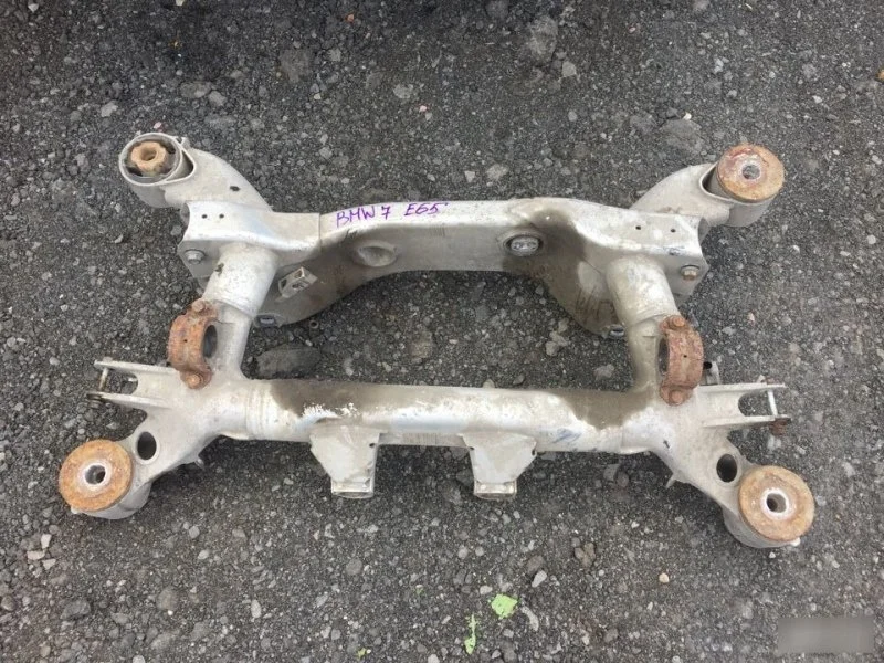 Балка BMW 7 33316779789 E65, задняя
