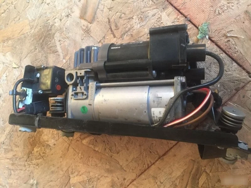 Компрессор пневмоподвески Bmw 730 37206789450 F01