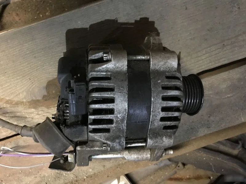 Генератор Chevrolet Cruze на З/Ч 13579665