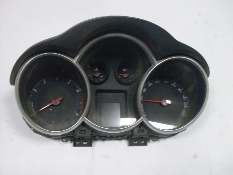 Панель приборов Chevrolet Cruze 95080027 GM