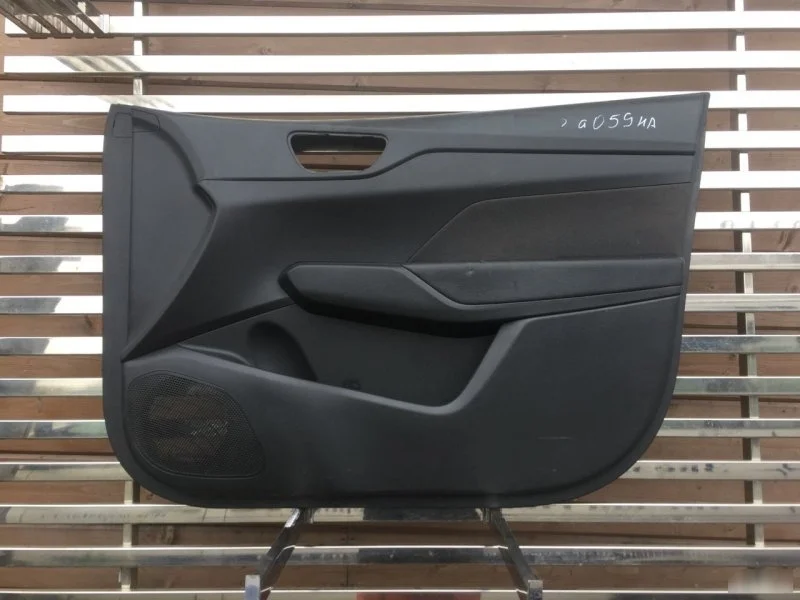 Обшивка двери Hyundai Solaris 82302H5020NTA, передняя правая