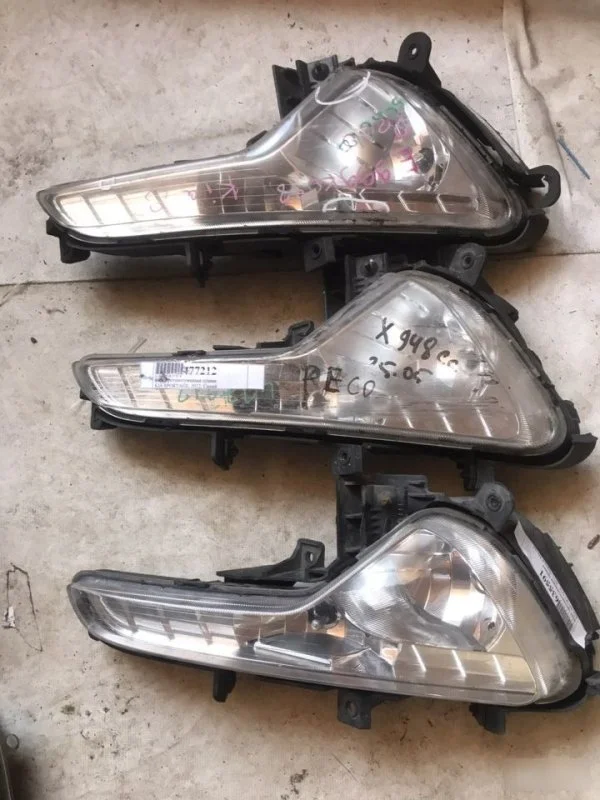 Фара противотуманная Kia Sportage 922023W100, правая