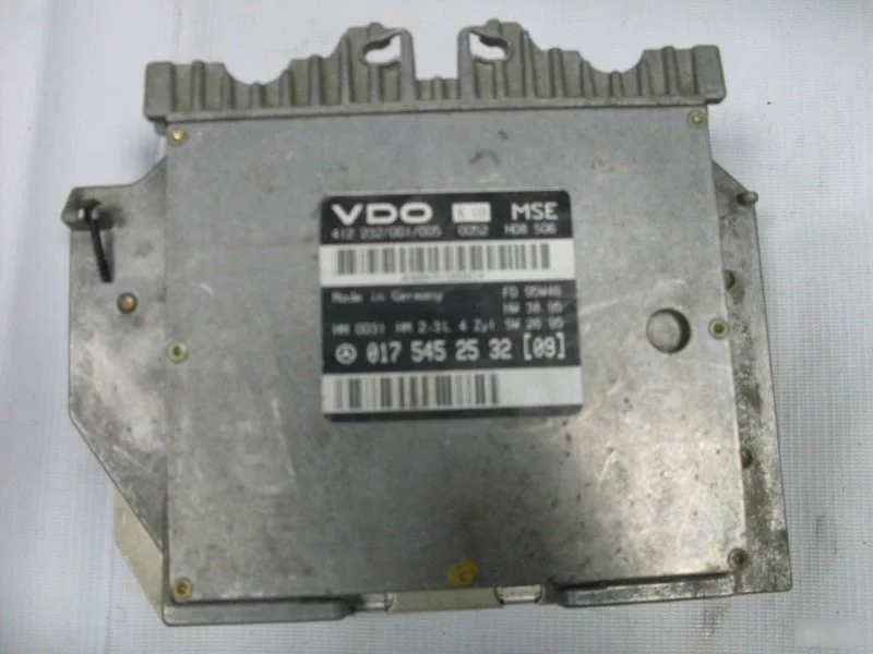 Блок управления двигателем Mercedes E A0175452532 W210